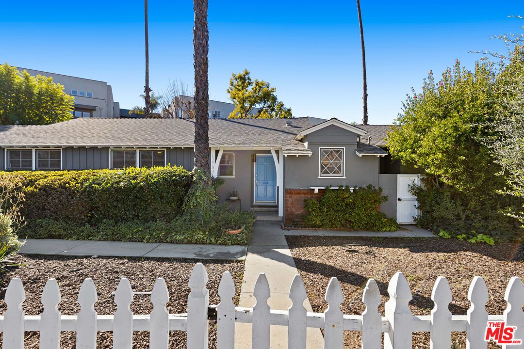 12730 La Maida St