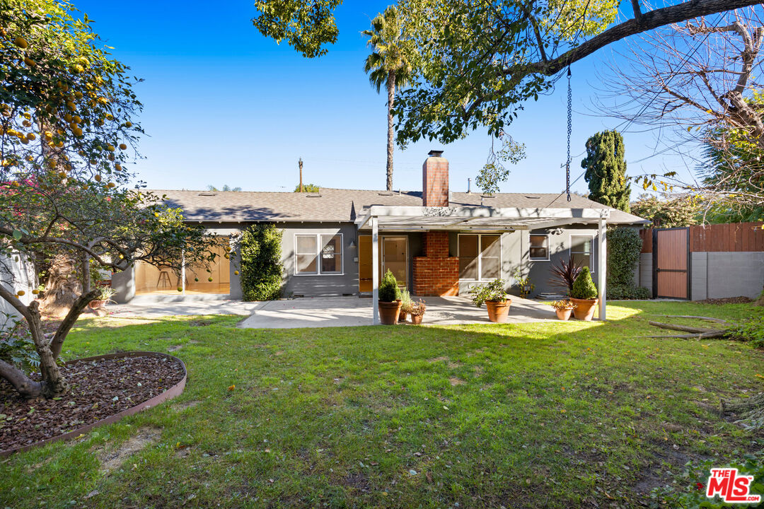 12730 La Maida St
