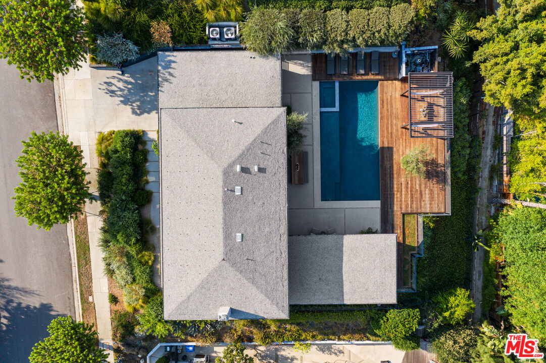2216 WINONA BLVD