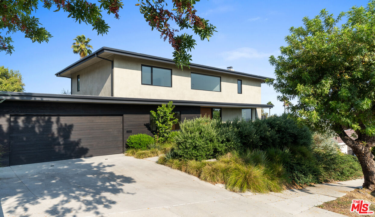 2216 WINONA BLVD
