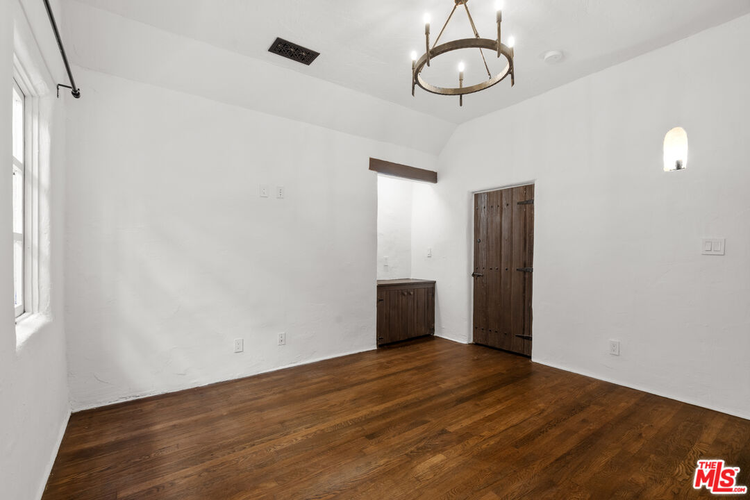 1308 N Harper Ave