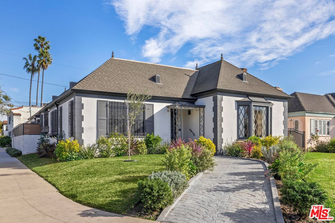 200 S Formosa Ave
