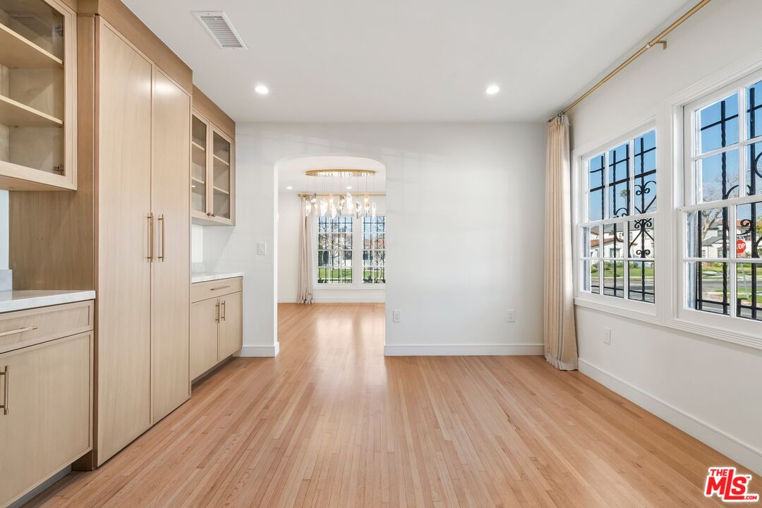200 S Formosa Ave