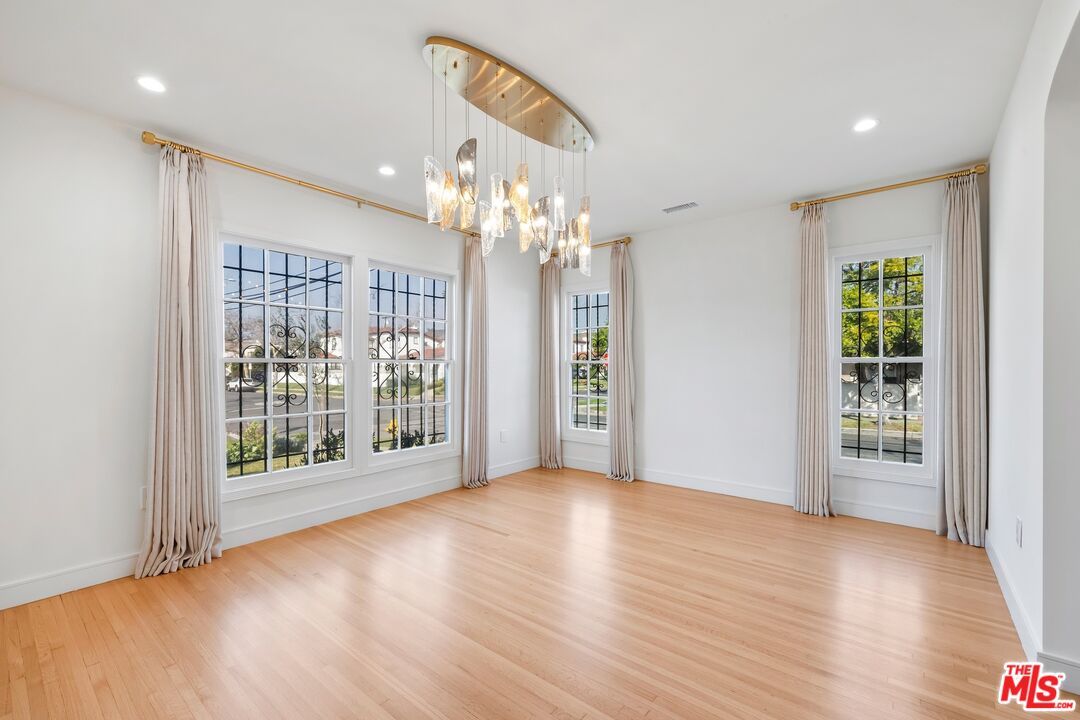 200 S Formosa Ave