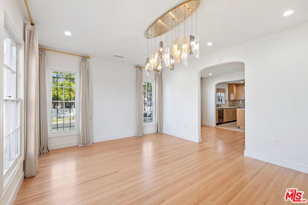 200 S Formosa Ave