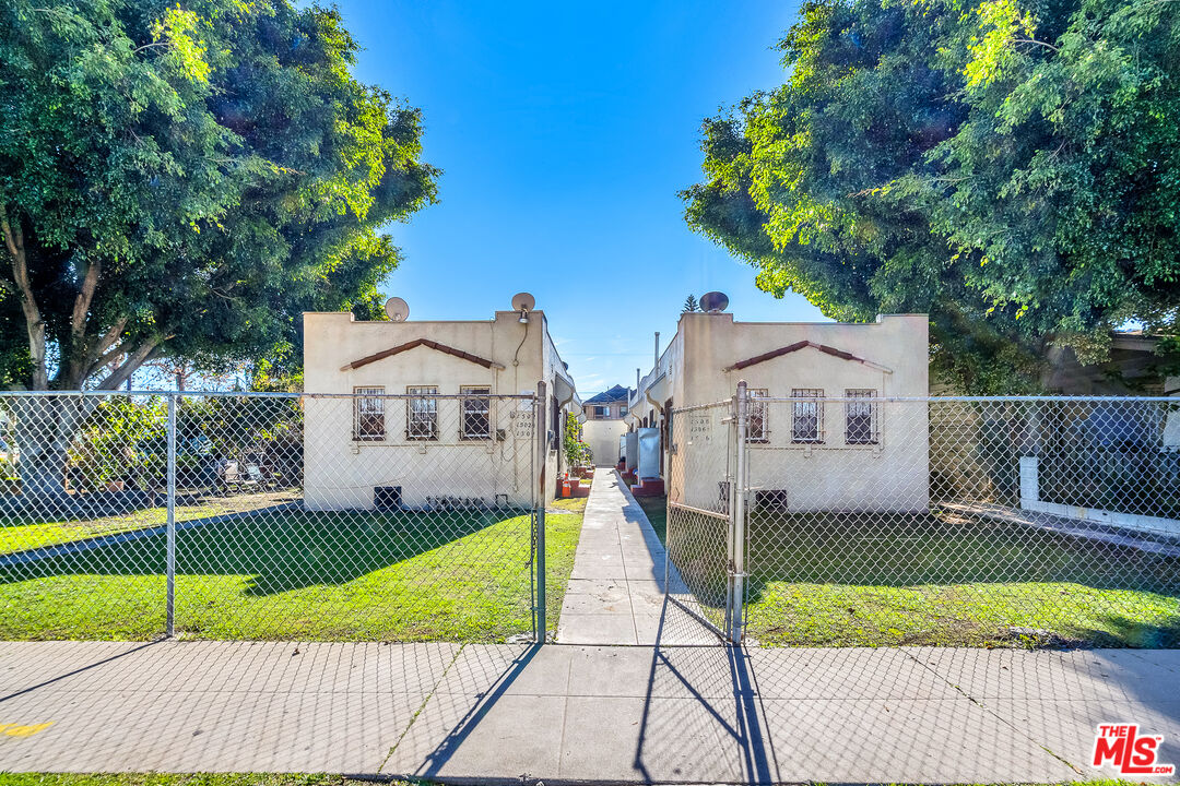 1502 W 62nd St