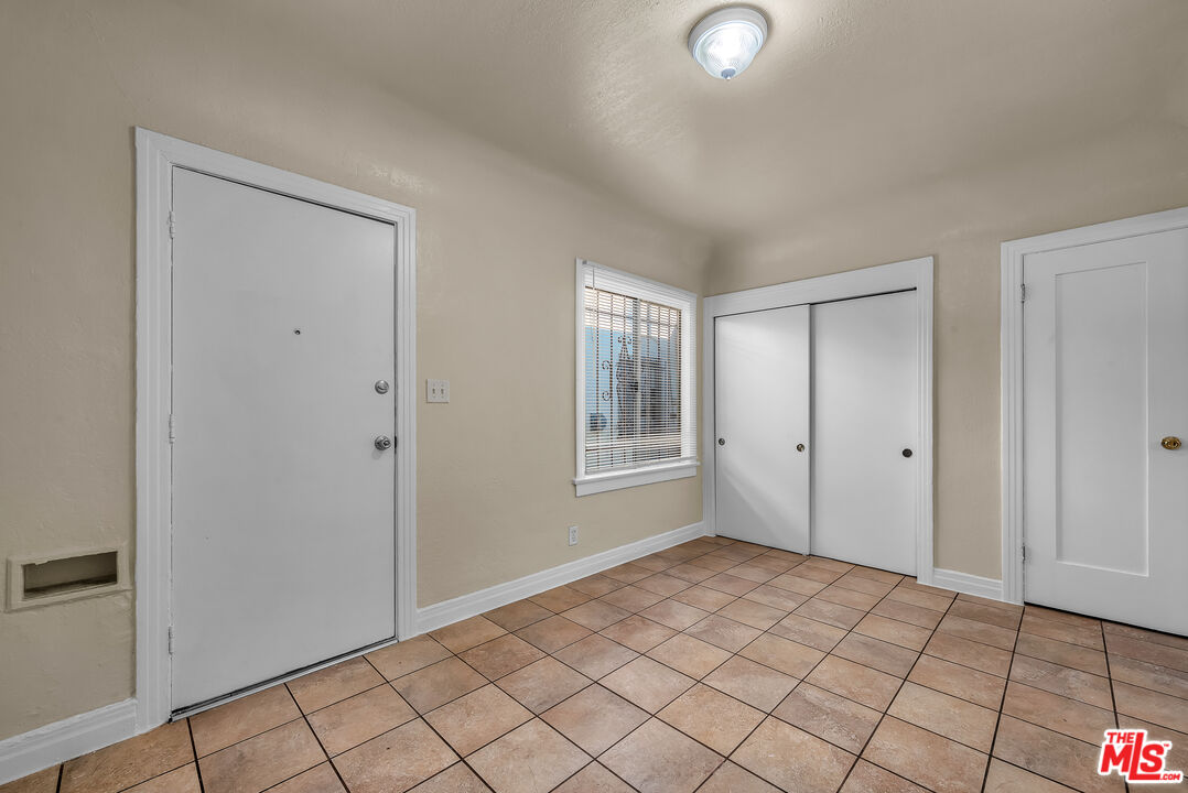 1502 W 62nd St