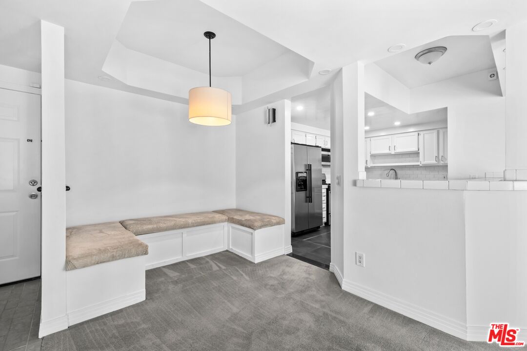 14347 Albers St Unit: 201