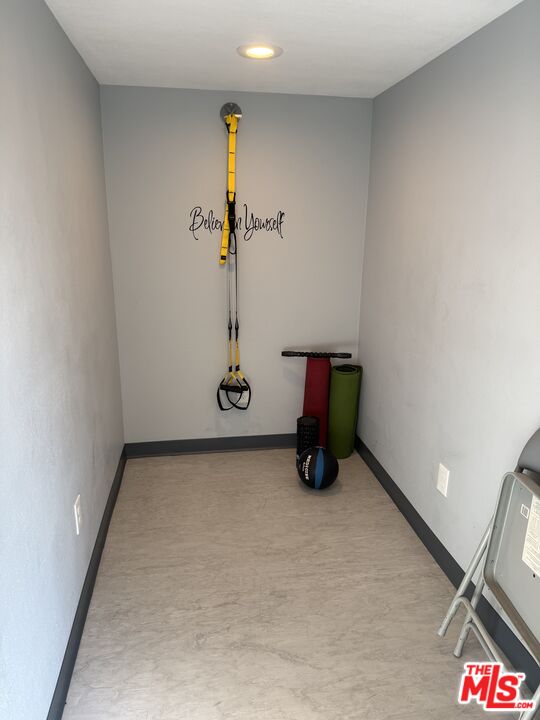 14347 Albers St Unit: 201