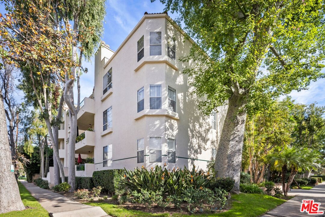 14347 Albers St Unit: 201