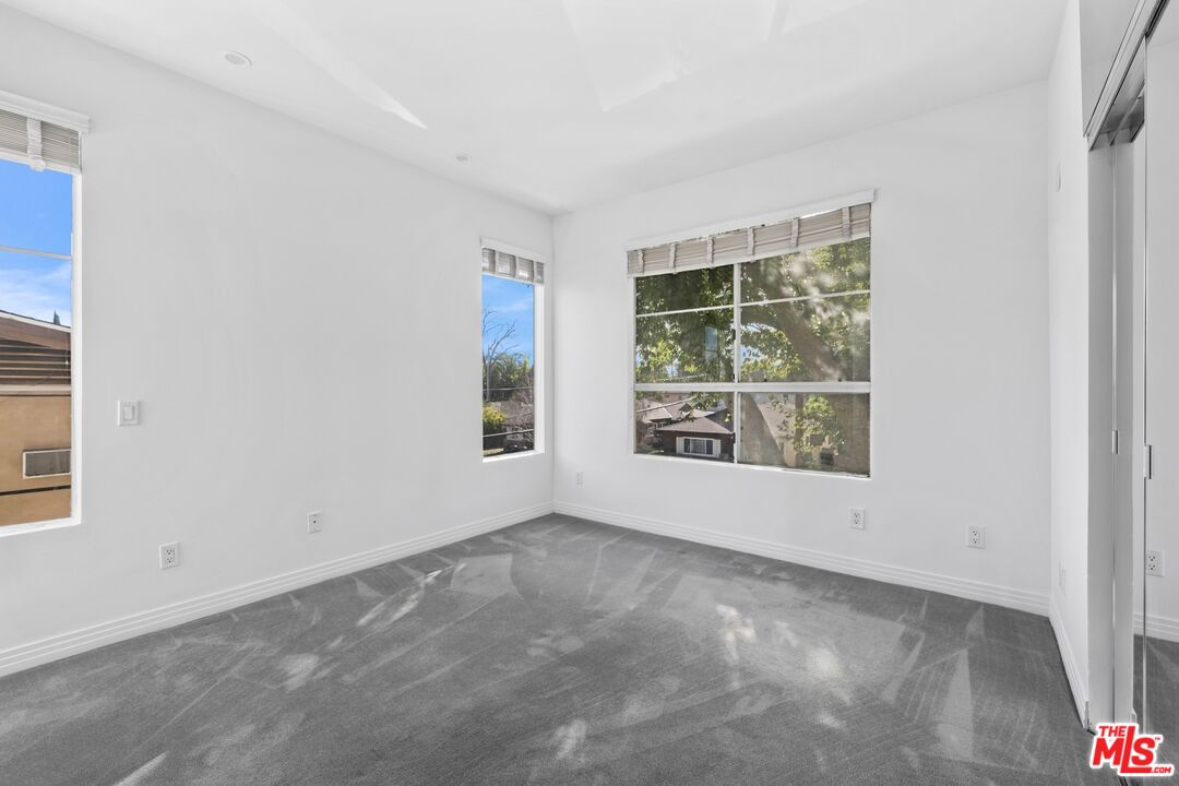 14347 Albers St Unit: 201