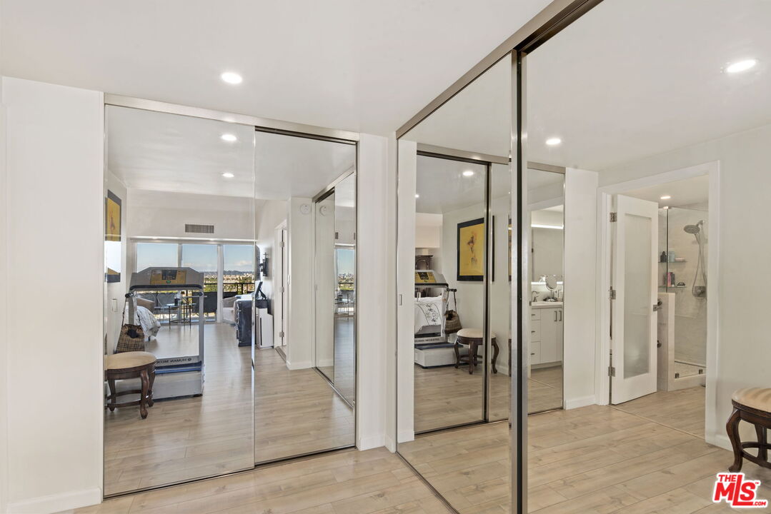 1155 N La Cienega Blvd Unit: 1002