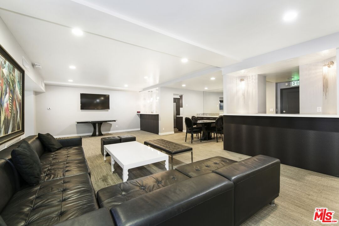 1155 N La Cienega Blvd Unit: 1002