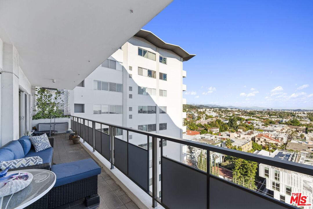 1155 N La Cienega Blvd Unit: 1002