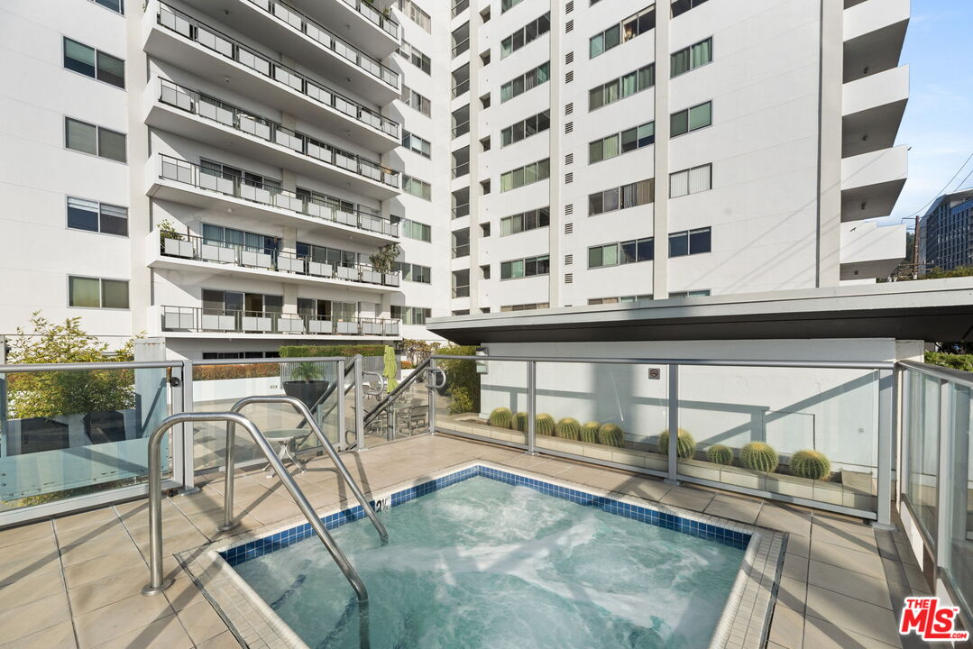 1155 N La Cienega Blvd Unit: 1002