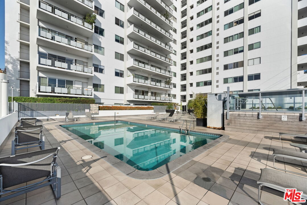 1155 N La Cienega Blvd Unit: 1002