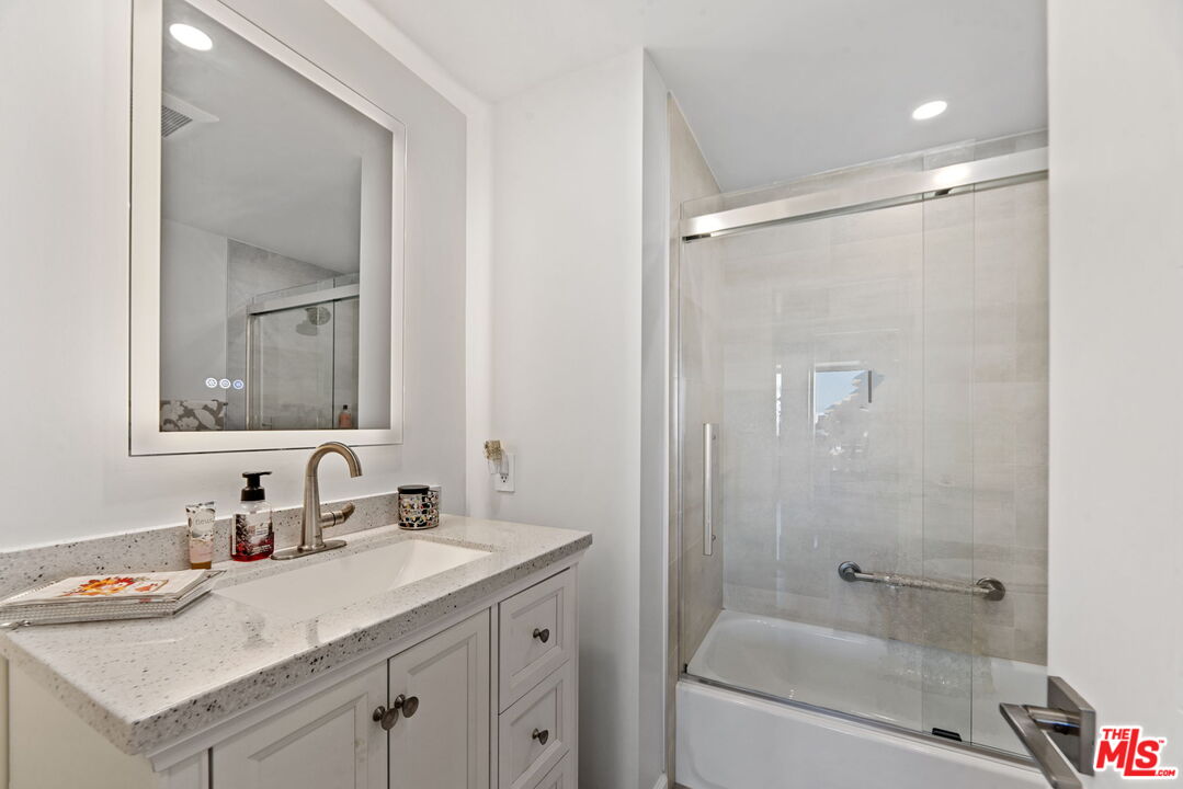 1155 N La Cienega Blvd Unit: 1002