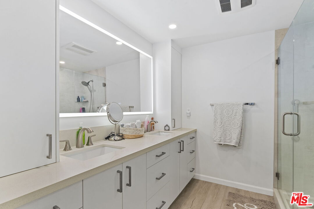 1155 N La Cienega Blvd Unit: 1002