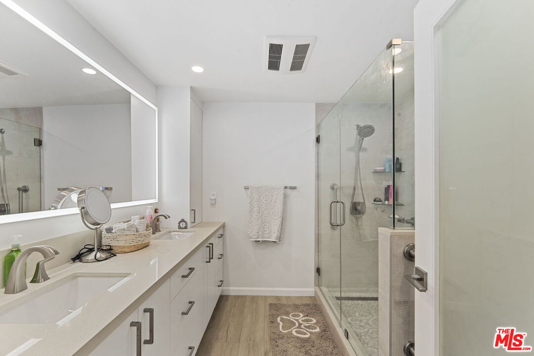 1155 N La Cienega Blvd Unit: 1002