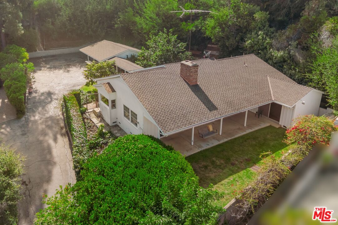 12146 Travis St