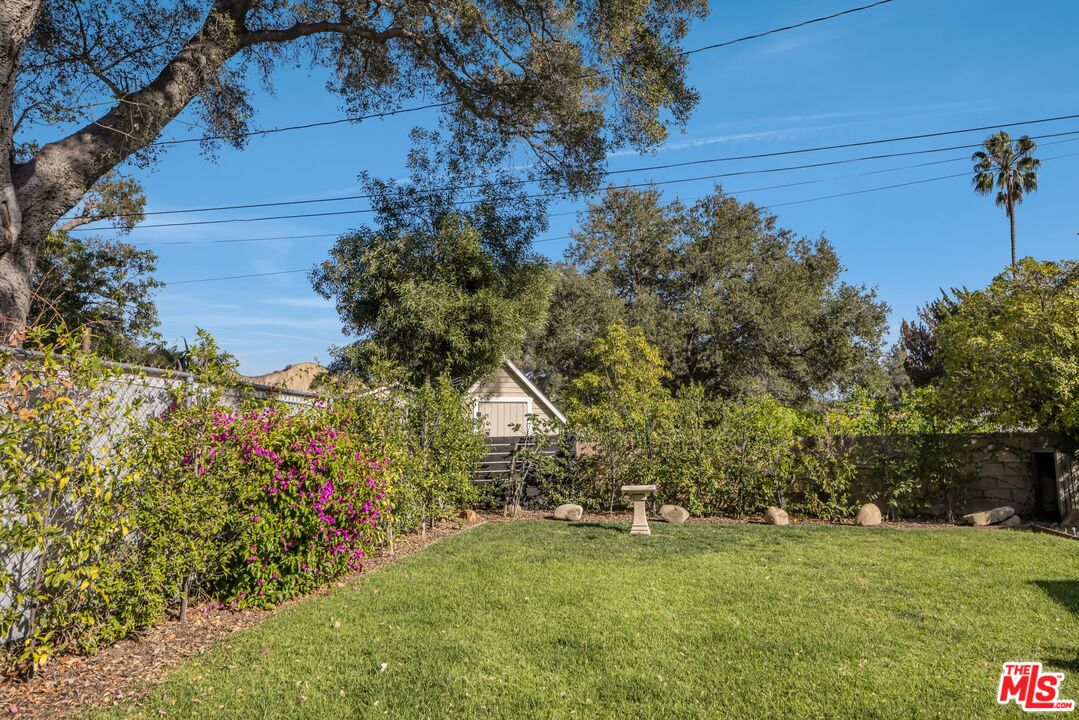 1009 Holly Rd