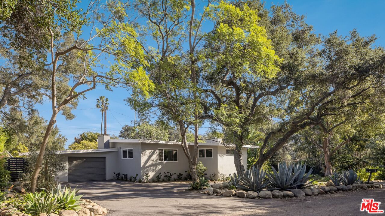 1009 Holly Rd