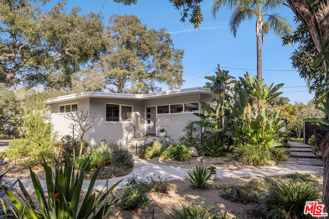 1009 Holly Rd