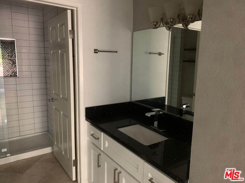 5530 Owensmouth Ave Unit: 108