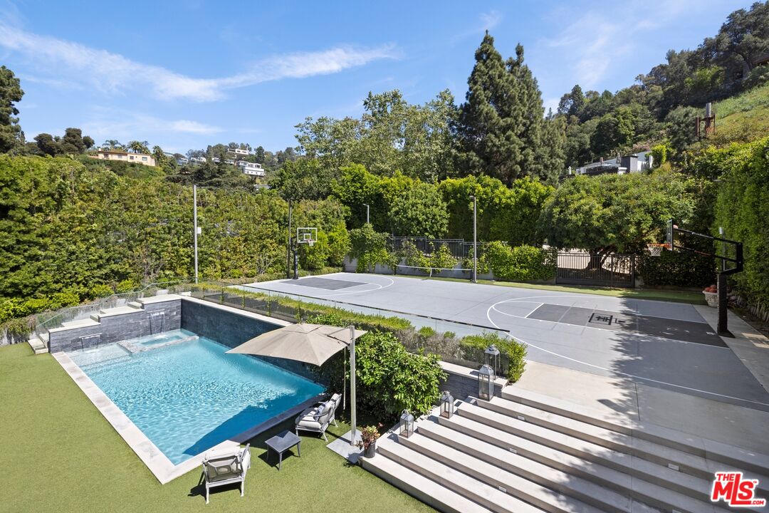 1214 Coldwater Canyon Dr
