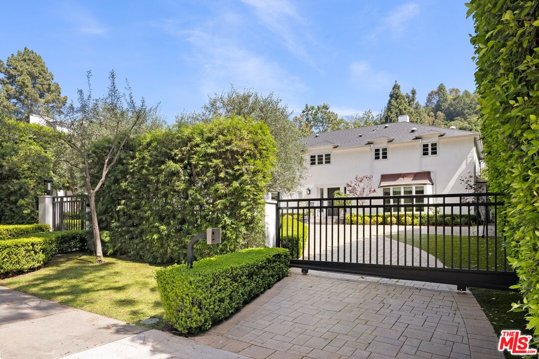 1214 Coldwater Canyon Dr