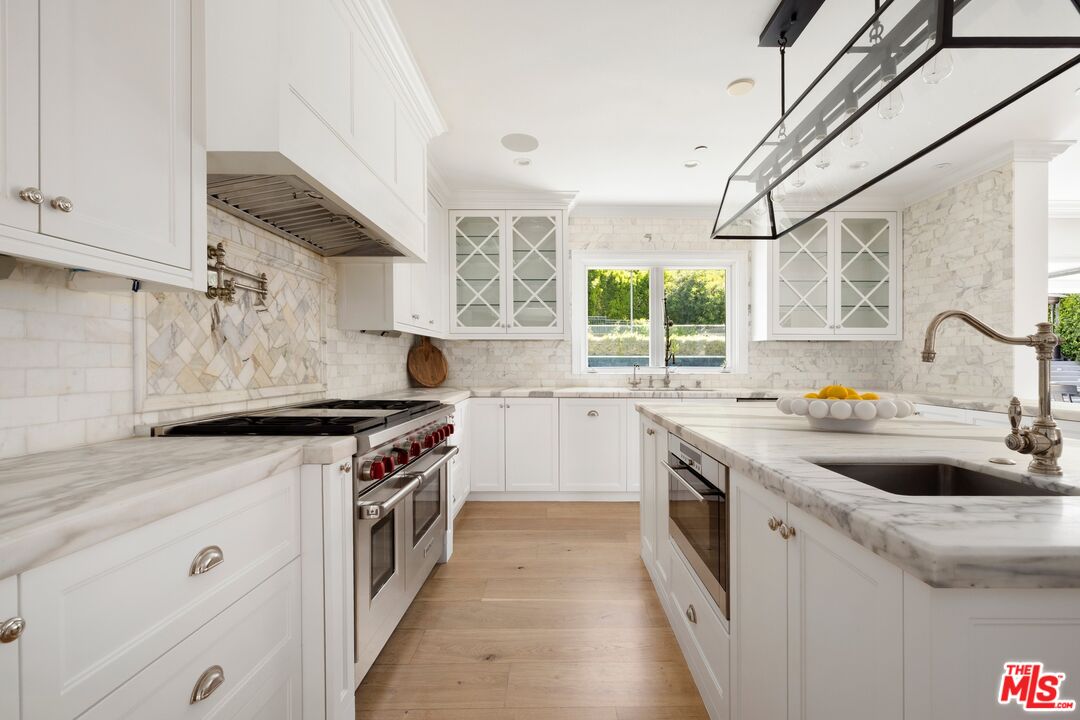 1214 Coldwater Canyon Dr