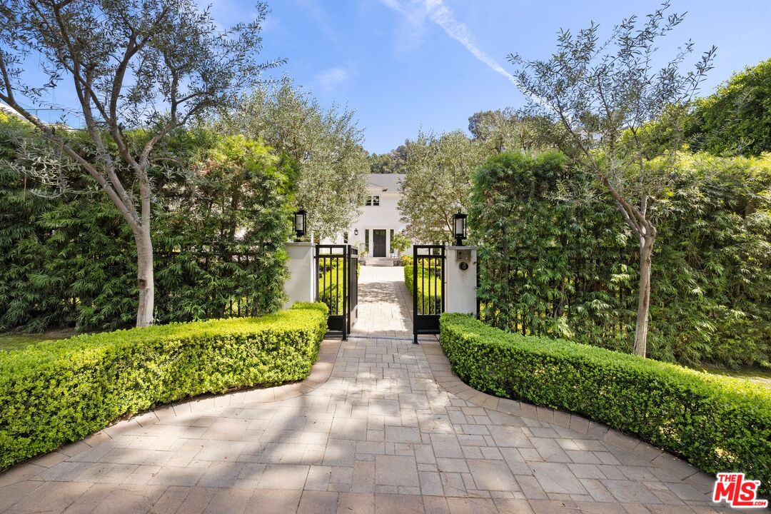 1214 Coldwater Canyon Dr