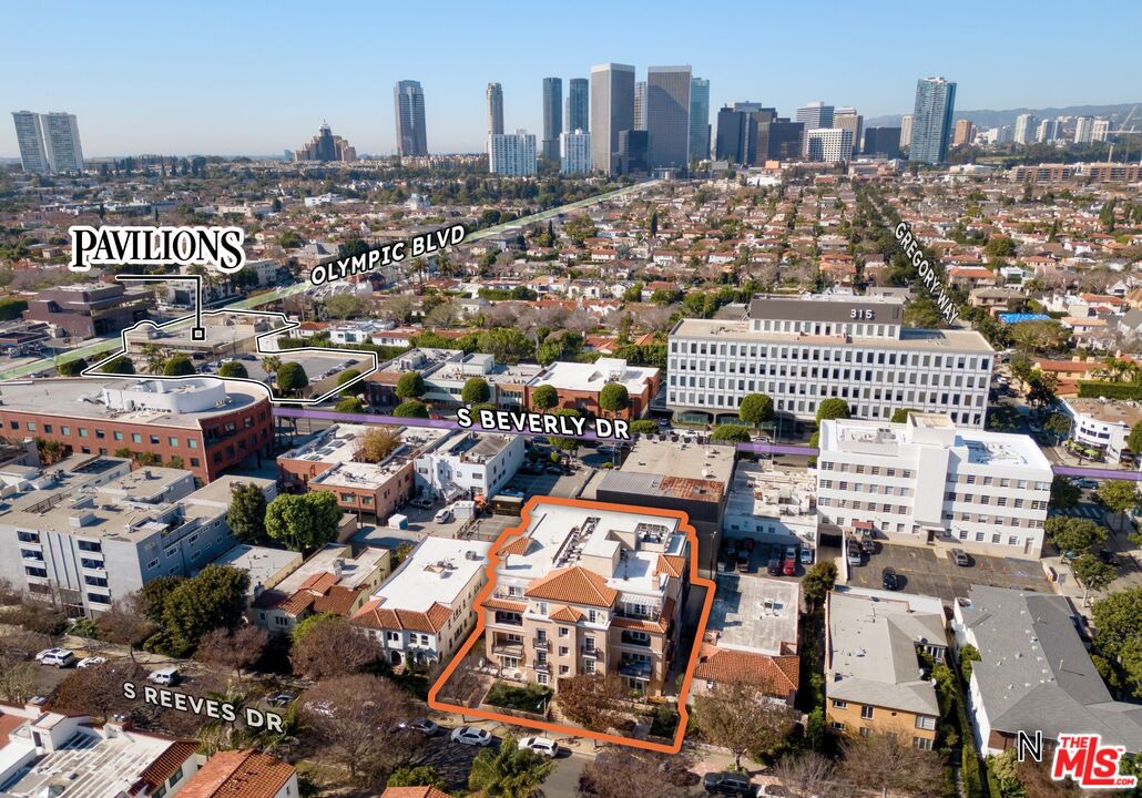 313 S Reeves Dr