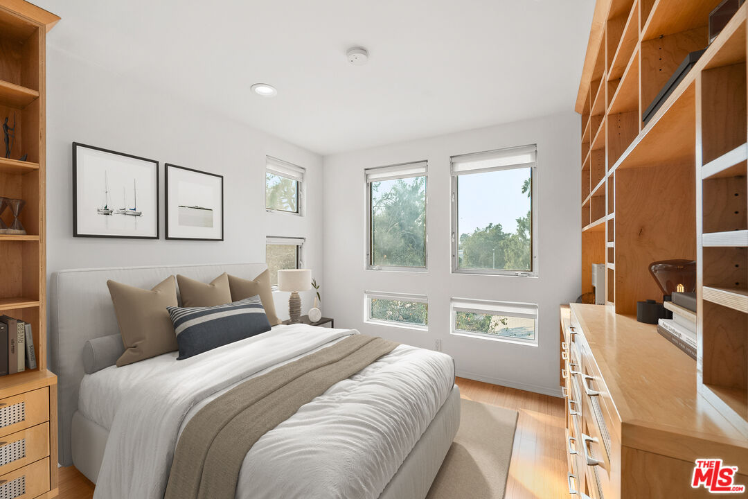 1011 Pacific St Unit: 1
