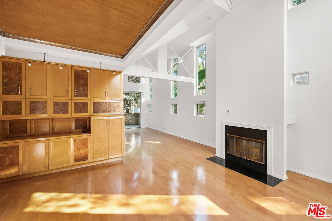 1011 Pacific St Unit: 1