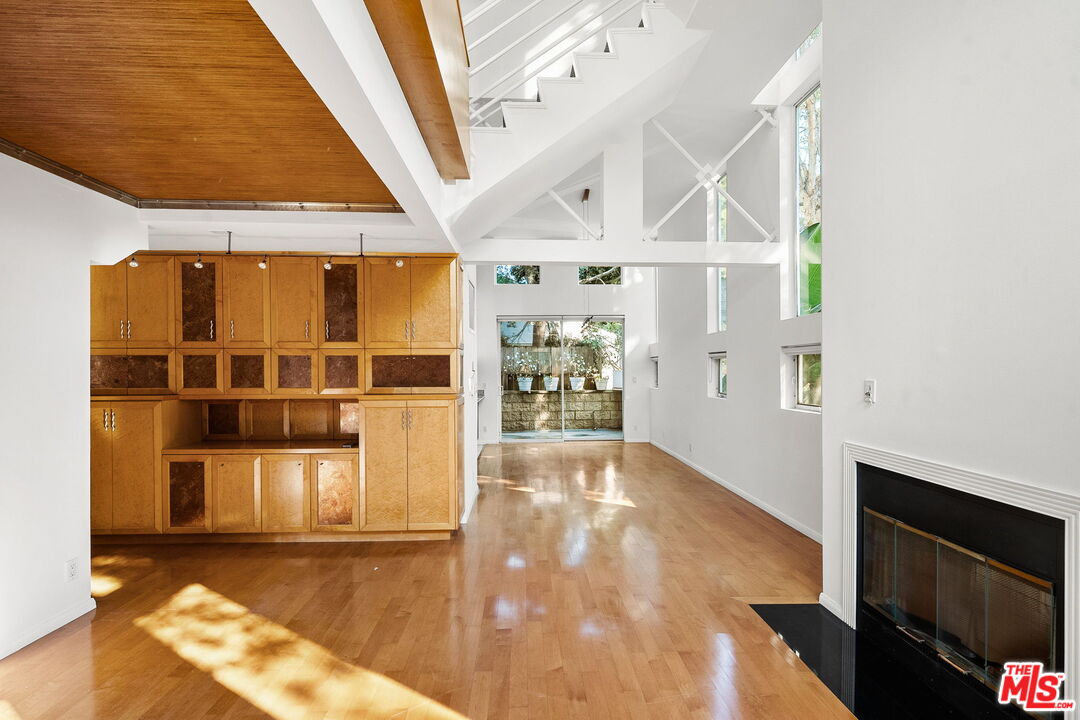1011 Pacific St Unit: 1