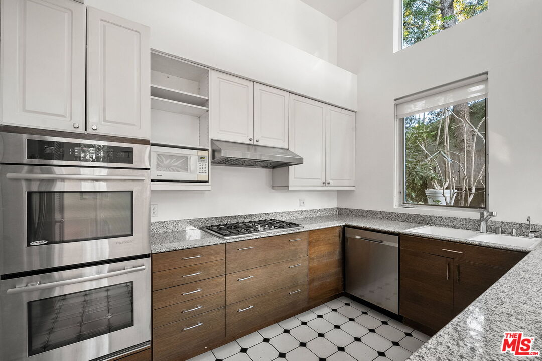 1011 Pacific St Unit: 1