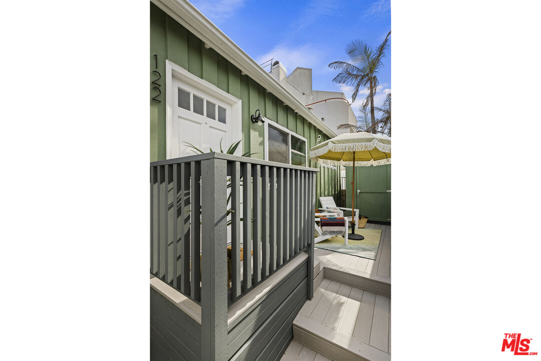 122 Thornton Pl
