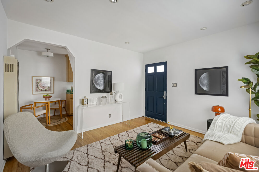 122 Thornton Pl