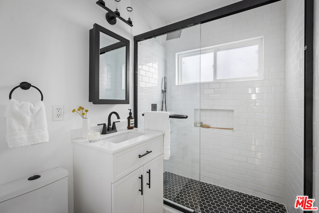 122 Thornton Pl