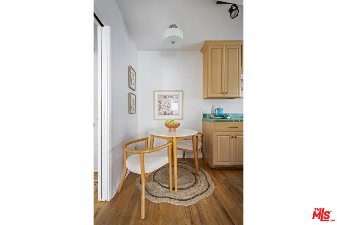 122 Thornton Pl