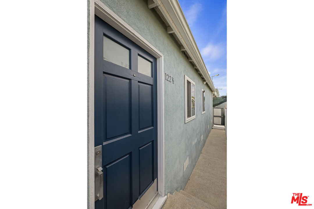 122 Thornton Pl