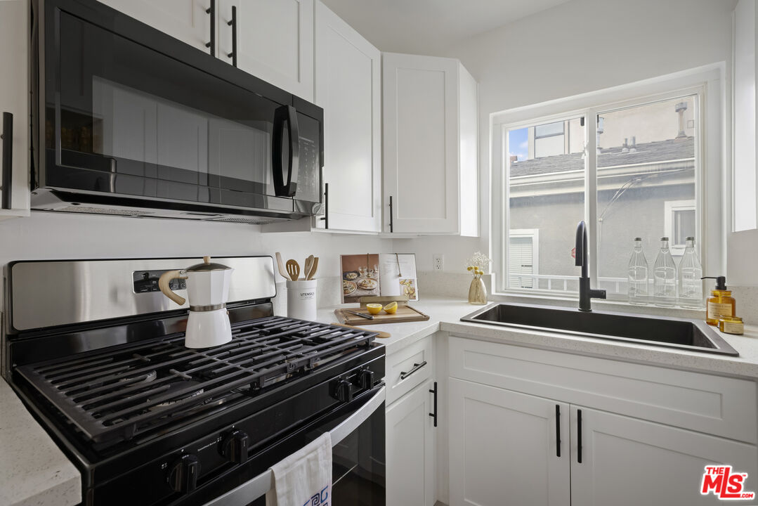 122 Thornton Pl