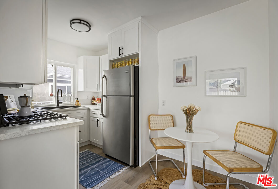 122 Thornton Pl