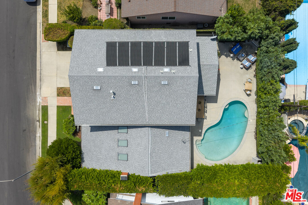 5481 Katherine Ave