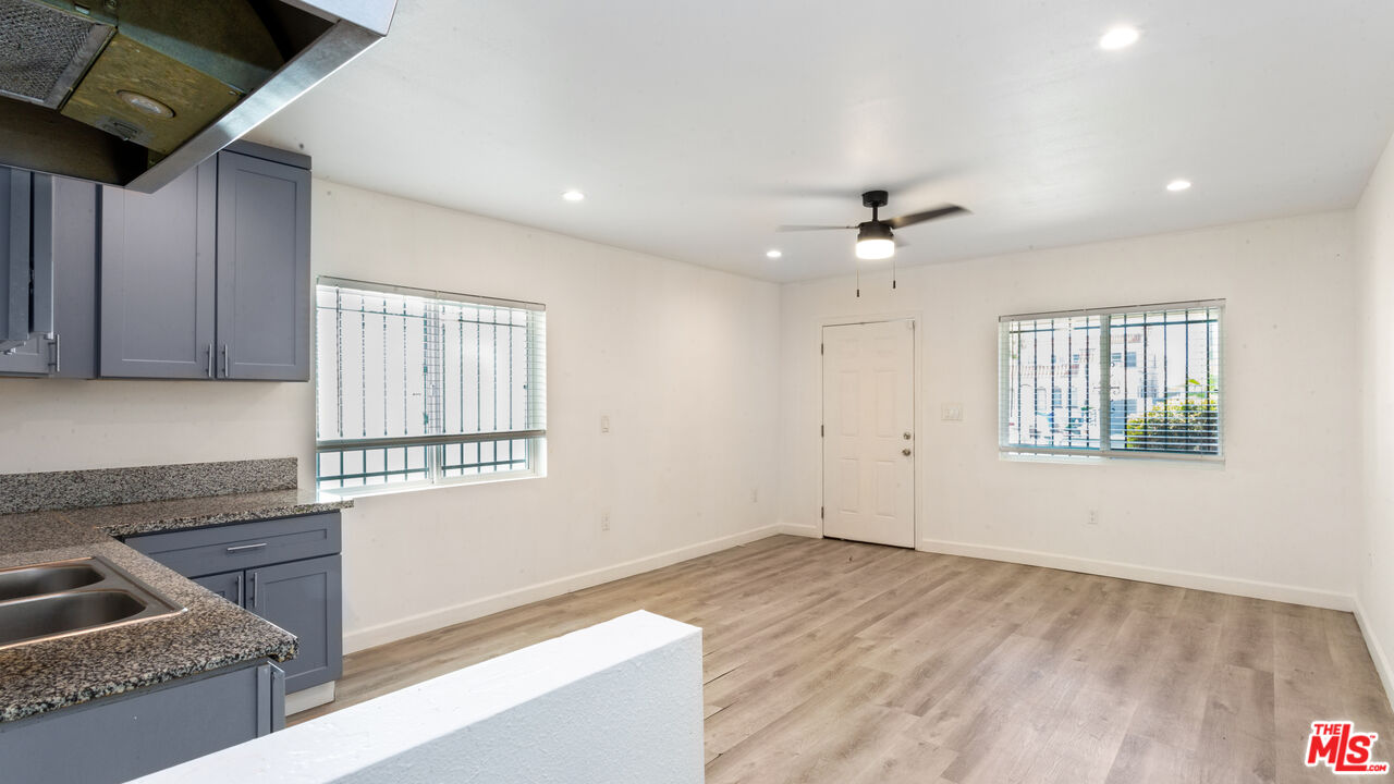 601 W 49th St Unit: 601