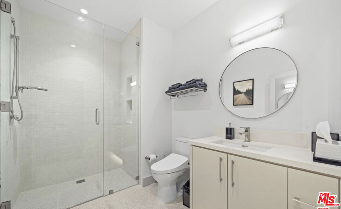 130 S Sepulveda Blvd Unit: 203
