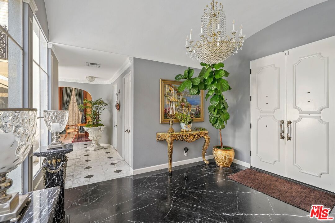 717 N Rodeo Dr