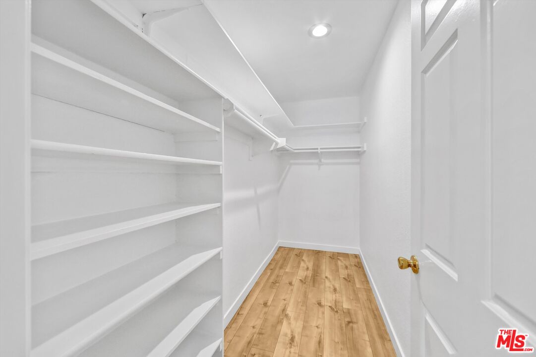 1355 N Sierra Bonita Ave Unit: 406