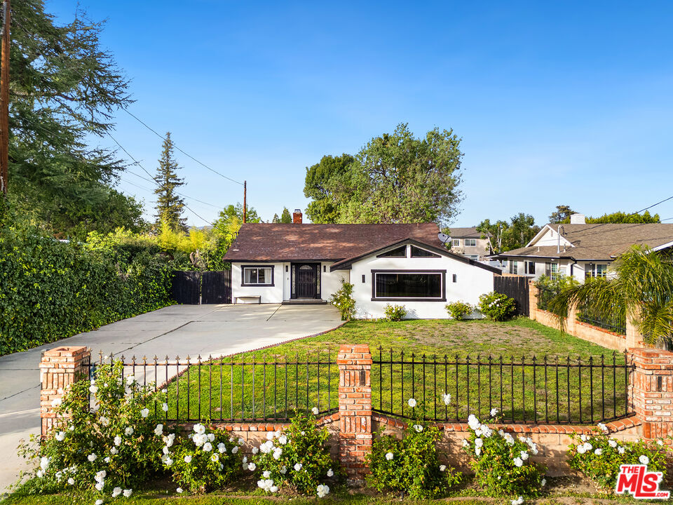 23105 Dolorosa St